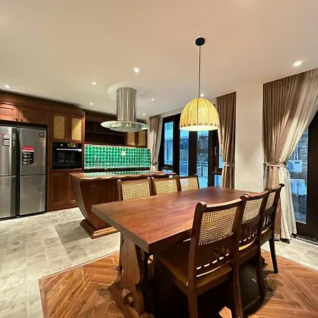 3 Bedrooms Apartment